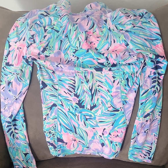 Lilly Pulitzer Luxletic Vibrant Floral Long Sleeve Top Size L - Picture 10 of 12